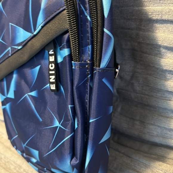 Gently Used Mini Sling purse - Picture 7 of 8